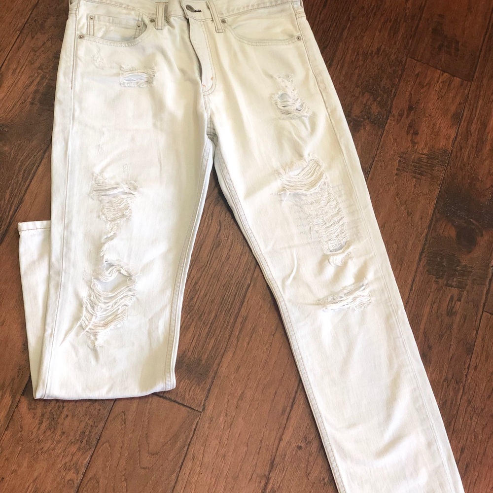 Mens Levi’s White Ripped Jeans (W:32 L:30)